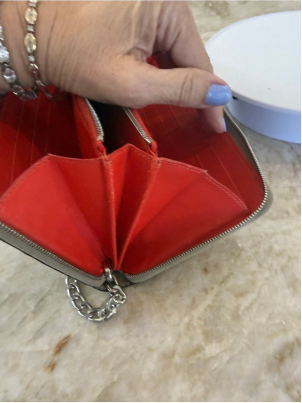 Celine authenticated Beige Red Leather Wallet Zippy style. Added chain. Good - Picture 9 of 12